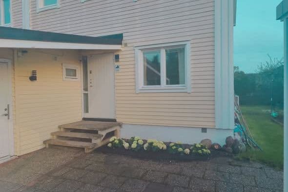 Fullutrustad 2 rok i Älta – 8500 kr